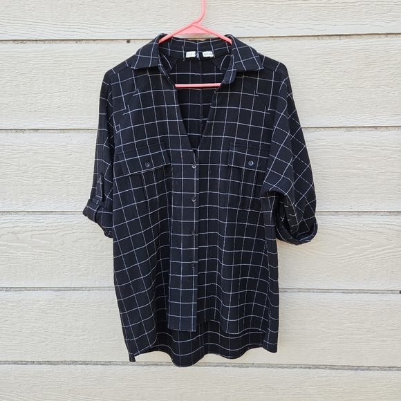 Alice & Olivia black windowpane relaxed fit button front top SEE MEASUREMENTS - Picture 1 of 4